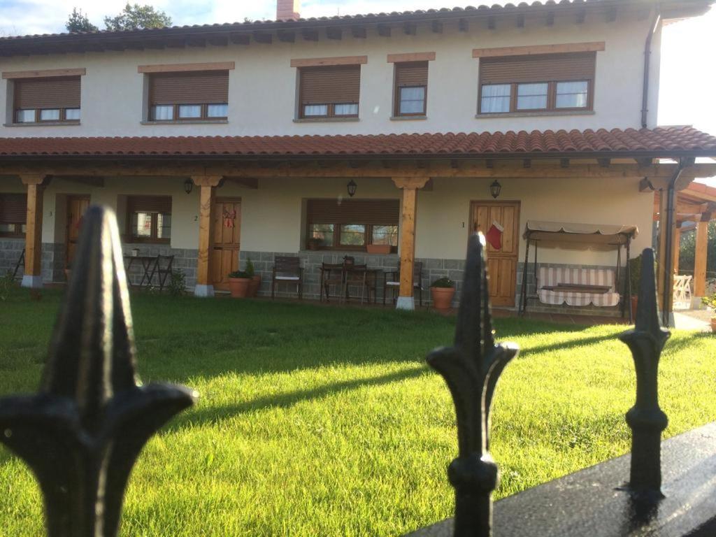 La Llastra De Garana Llanes Eksteriør billede